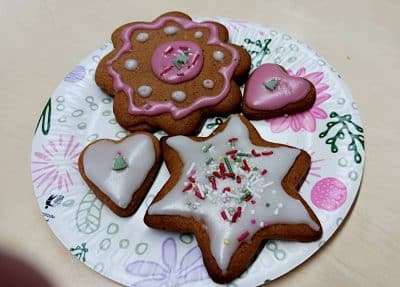 Pipareita lautasella